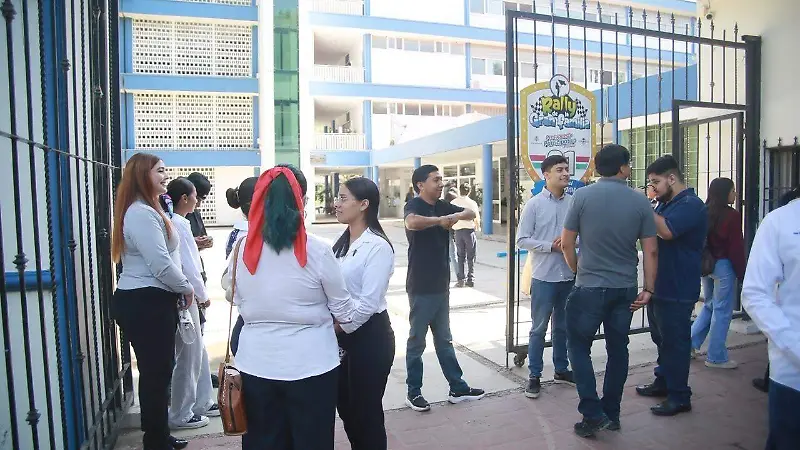 Normalistas de Durango exigen tarifa preferencial los domingos y advierten represalias